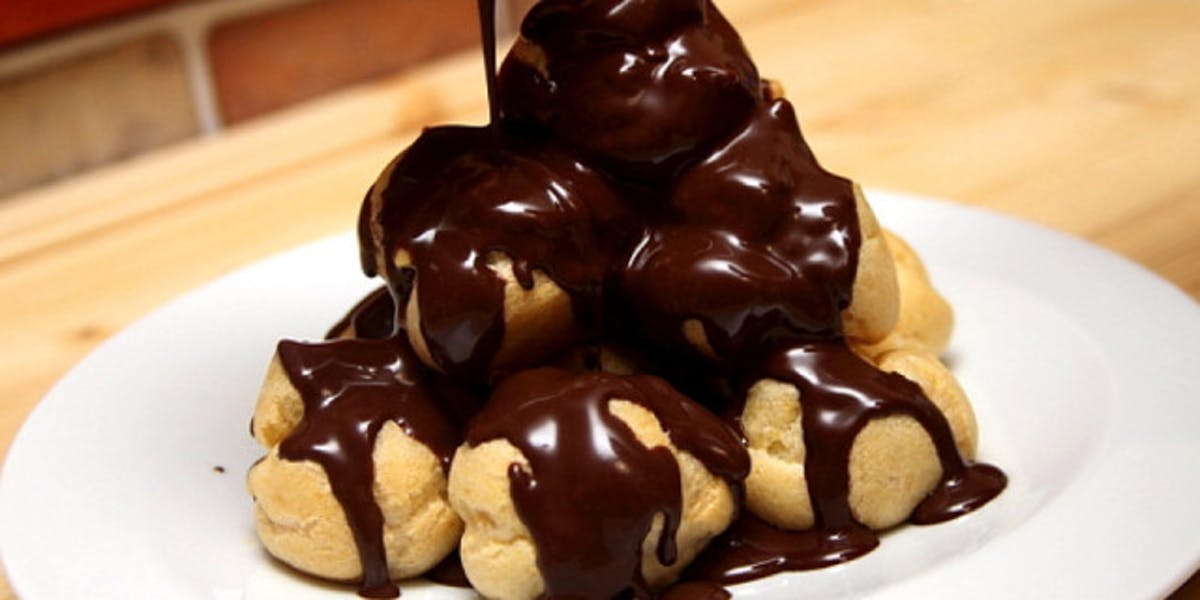Profiterol di cioccolata